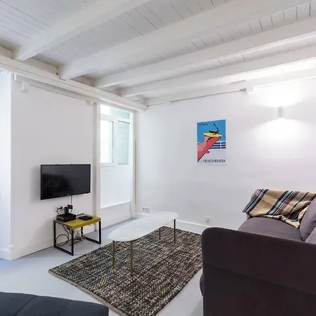 Prefecture Duplex - Old Town شقة